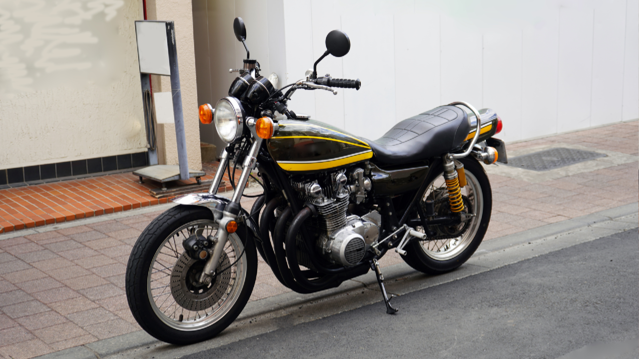 Steel Frame, Fiery Soul: Kawasaki Z1 Rides Across the Miles of Dust, Asphalt, and Gear-Driven Legends