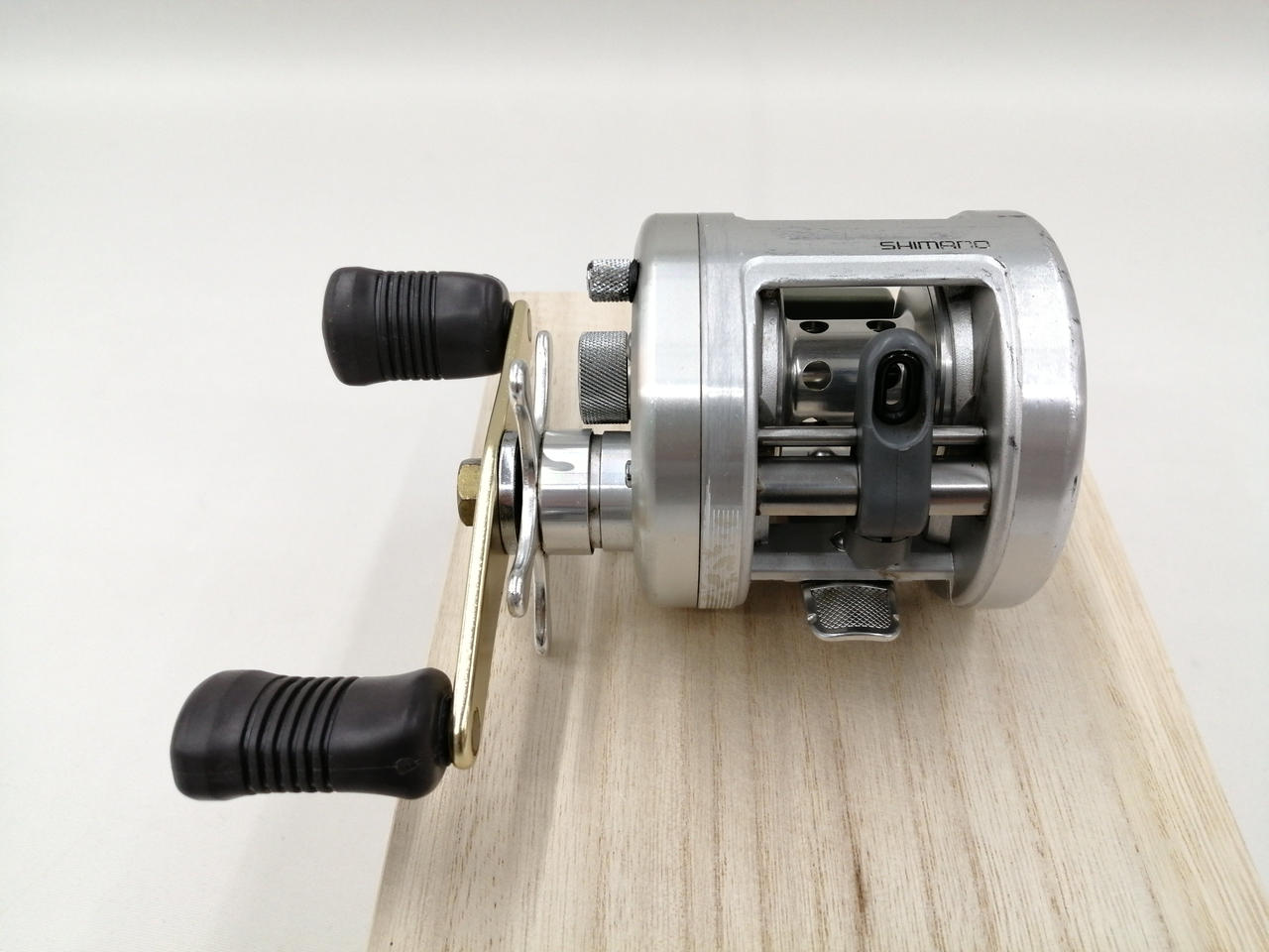 Shimano Calcutta D CT200D Baitcasting Reel