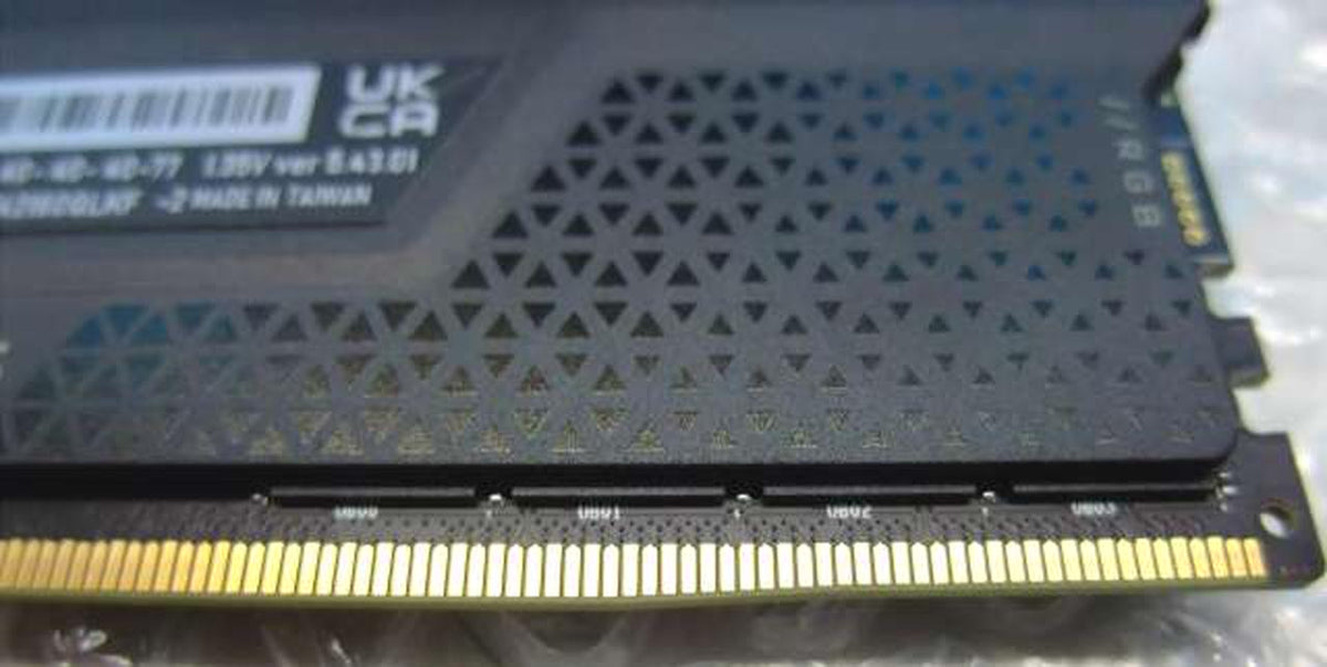 CORSAIR Memory CMH64GX5M2B6000C40 for desktop PCs