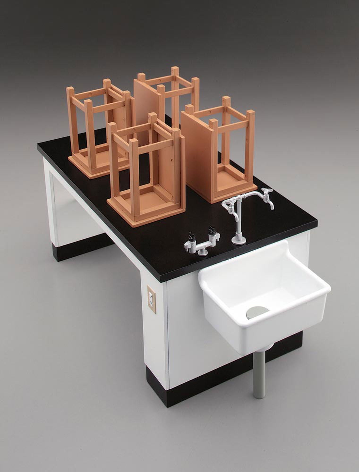 Hasegawa 1/12 Desk & Chair of Science Room - BanzaiHobby