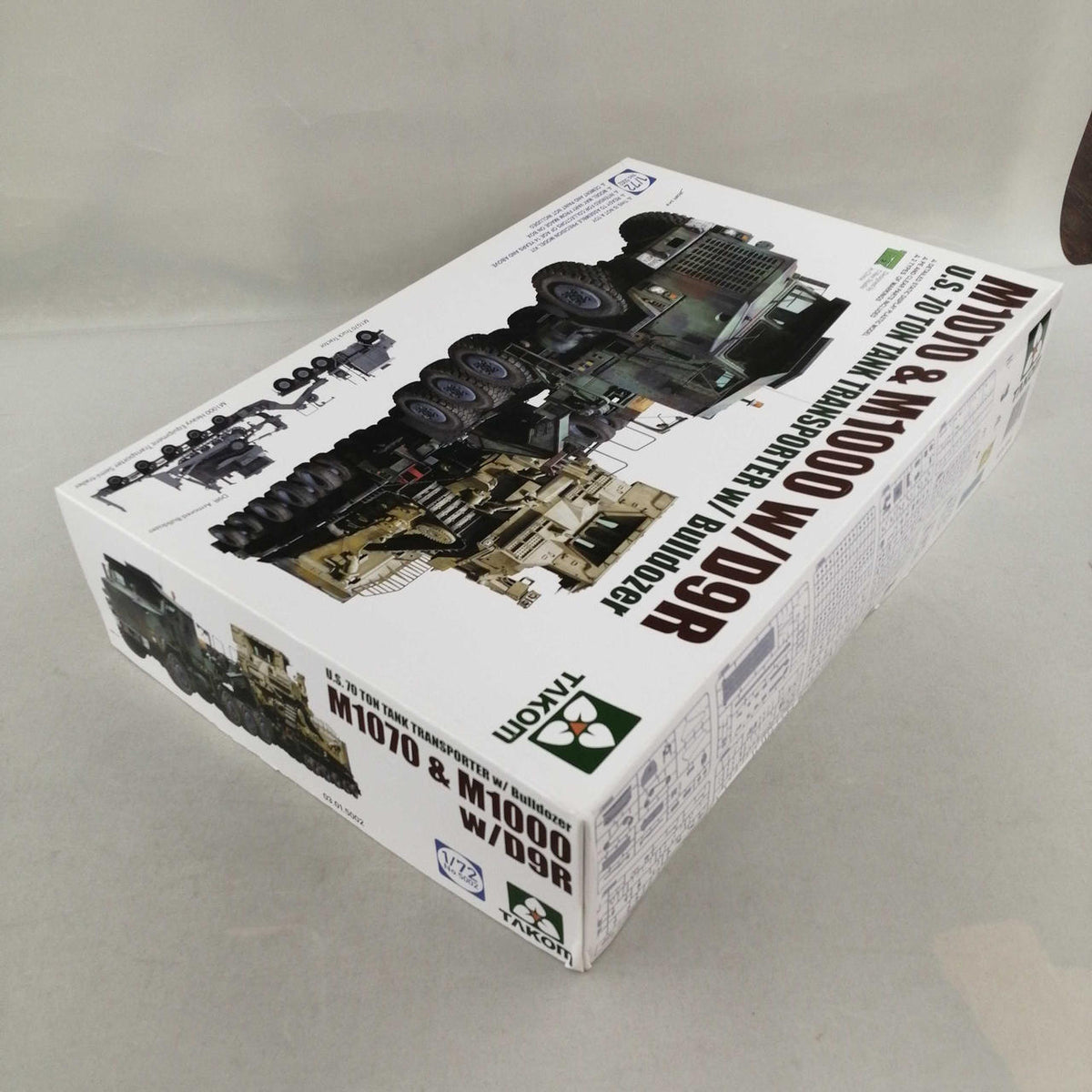 TAKOM 1/72 Scale Plastic Model U.S. Army 70t Tank Transporter & W/D9R Bulldozer - Banzai Thrifting | BanzaiHobby