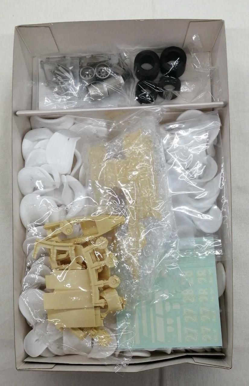 WAVE 1/24 Ferrari 126CK - Banzai Thrifting | BanzaiHobby