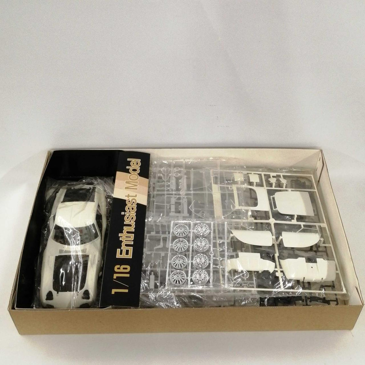 FUJIMI 1/16 scale plastic model TOYOTA 2000GT ENTHUSIAST MODEL - Banzai Thrifting | BanzaiHobby