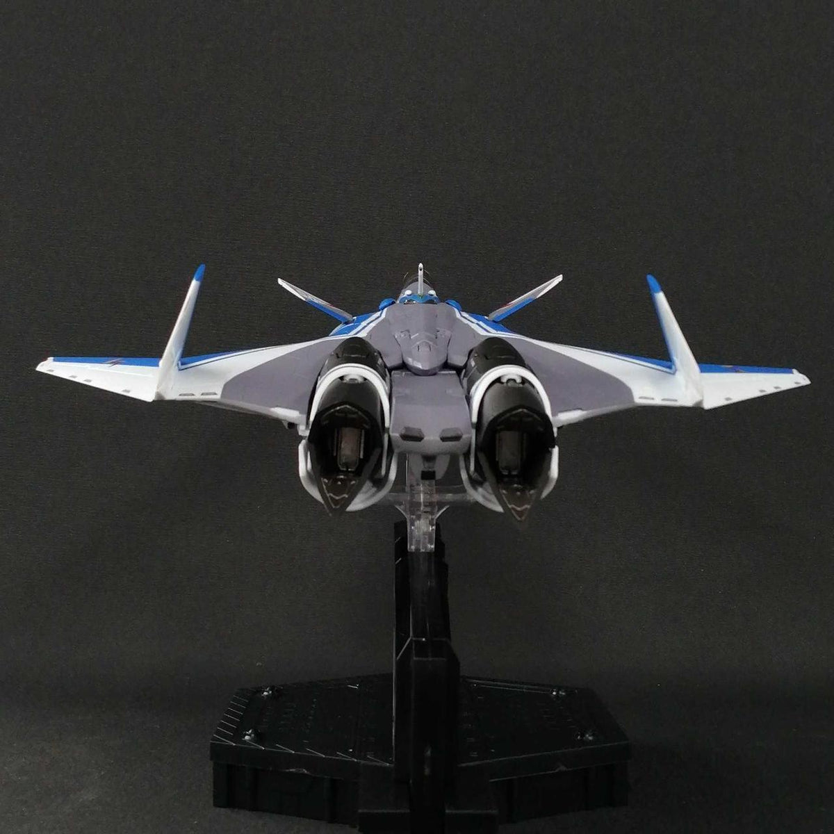 BANDAI DX Chogokin Macross VF-31J Siegfried (Hayate Immelmann's Unit)