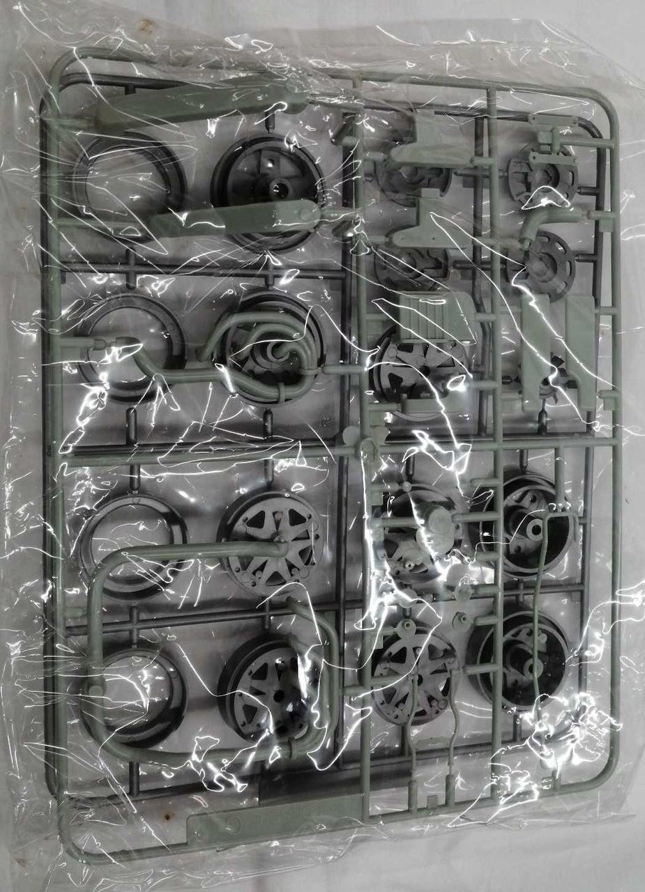 Northern Flycatcher Plastic Model 1/12 Porsche 911 Turbo - Banzai Thrifting | BanzaiHobby