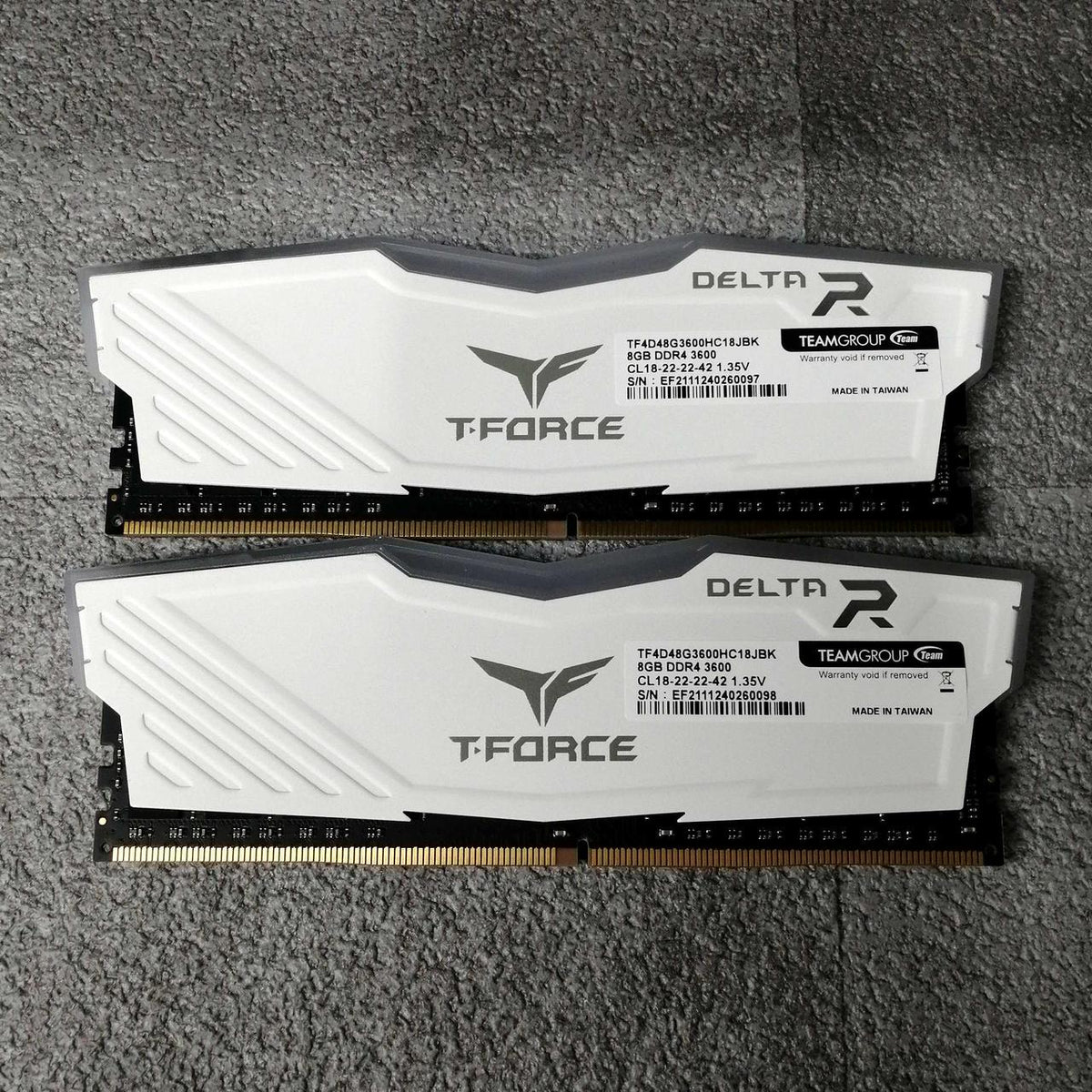 TEAM PC Memory: TF4D48G3600HC18JBK