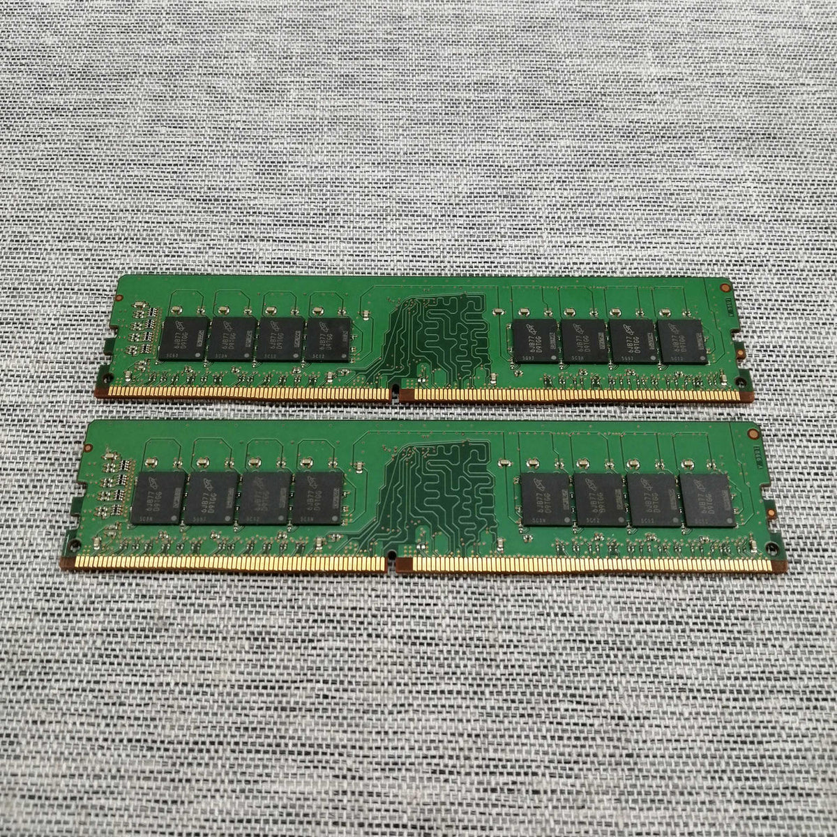 CRUCIAL 2 × 8GB Memory MTA16ATF1G64AZ-2G1B1