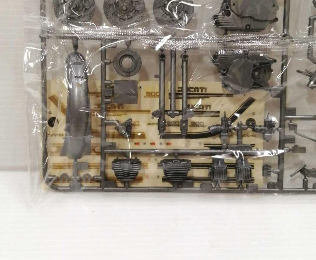 Tamiya 1/12 Motorcycle Series Doukati 900SS