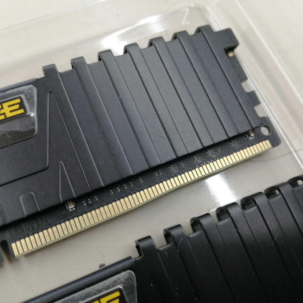 CORSAIR DDR4 CMK16GX4M2B3200C16