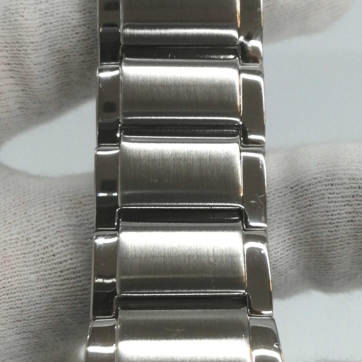 CITIZEN Solar Radio-Controlled Wristwatch H800-S107334