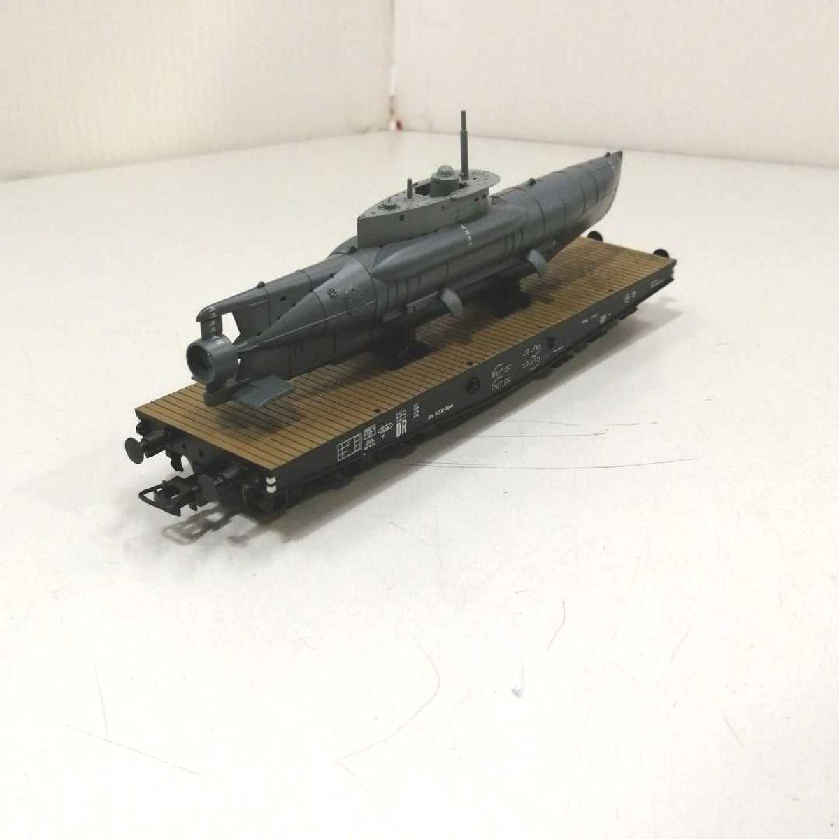 LILIPUT L240069 U-boat DR freight car set