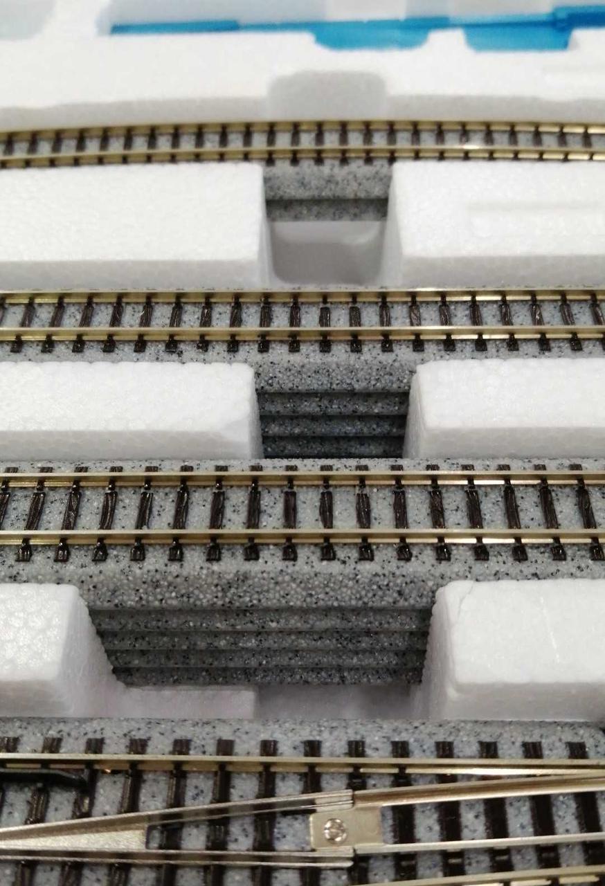 KATO Endless Basic Set Master 2 with Passing Wire 20-851 - Banzai Thrifting | BanzaiHobby