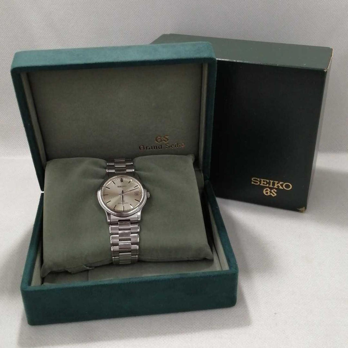SEIKO Quartz Wristwatch 8J56-7000 - Banzai Thrifting | BanzaiHobby
