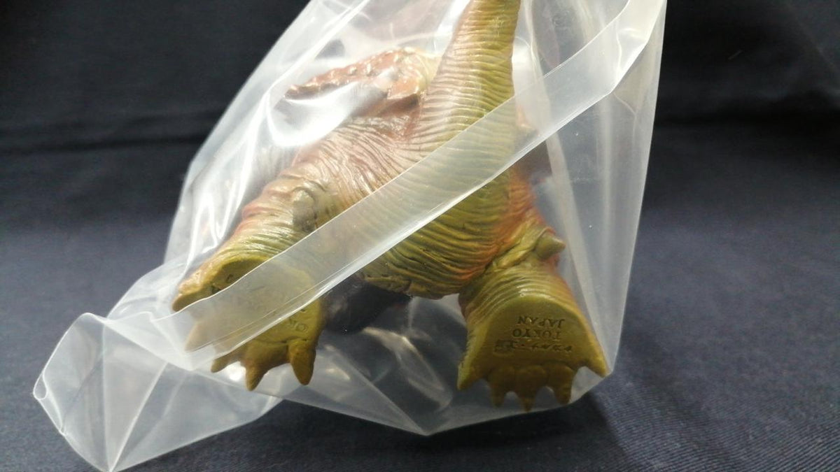 Sikarna Workshop Sofubi Gamera 1999 (Kyoto Decisive Battle Ver.) with Stand