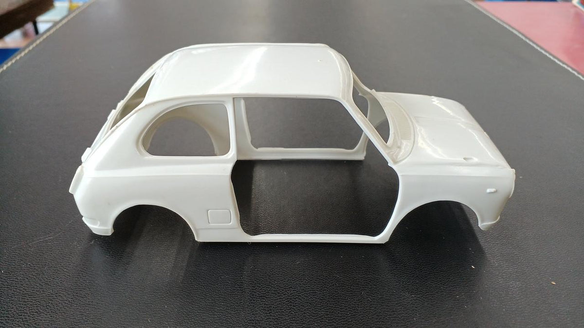 Northern Flycatcher Plastic Model 1/20 Subaru R-2 Super Deluxe - Banzai Thrifting | BanzaiHobby