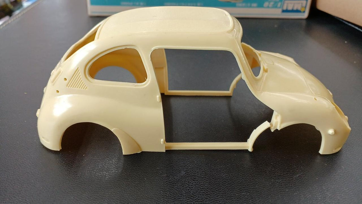 Imai (Bandai) Plastic Model 1/20 Subaru Young SS - Banzai Thrifting | BanzaiHobby