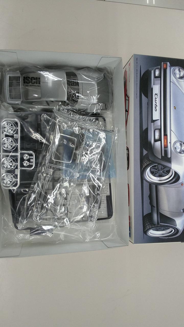 TAMIYA Plastic Model Porsche 911 Turbo '88 - Banzai Thrifting | BanzaiHobby