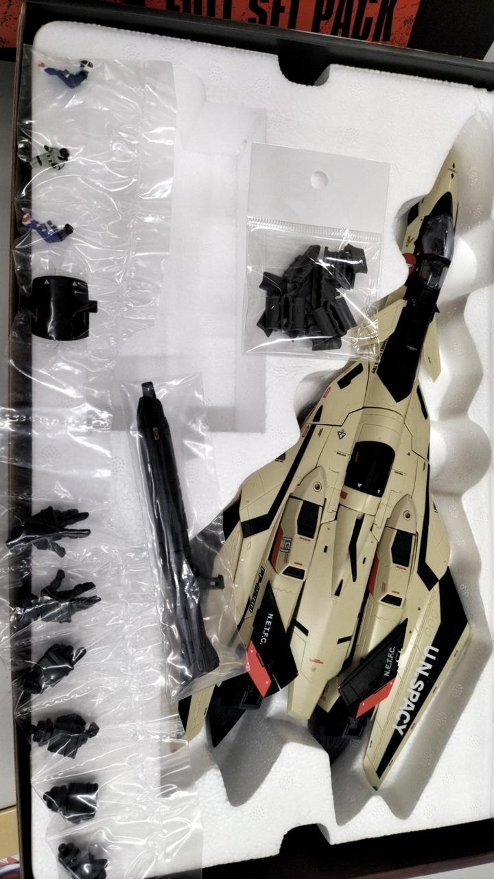 BANDAI DX Chogokin Macross Plus YF-19 Full Set Pack