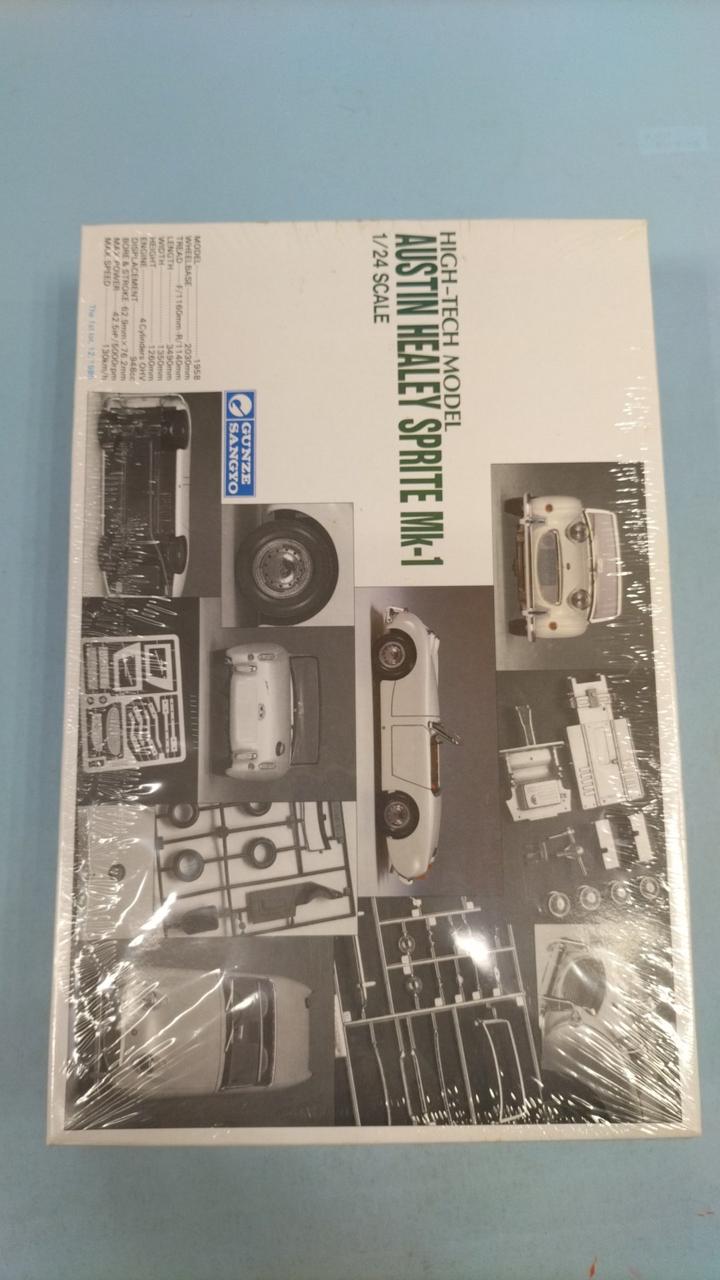 Gunze Sangyo Austin Hearace Sprite MK-1 1/24 - Banzai Thrifting | BanzaiHobby