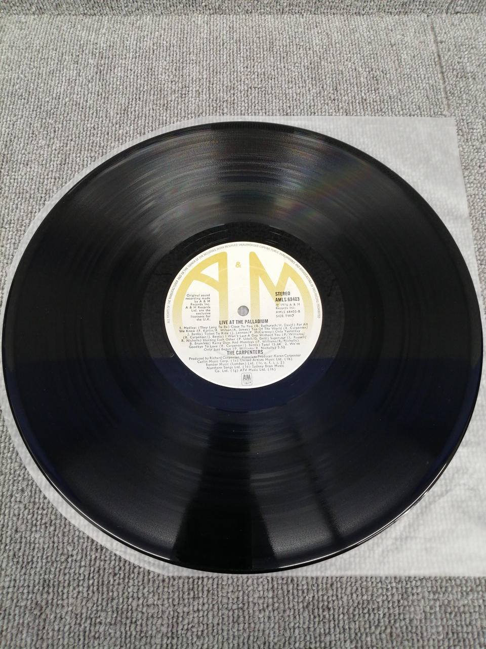 A&M RECORDS Analog Record CARPENTERS/LIVE AT THE PALLA