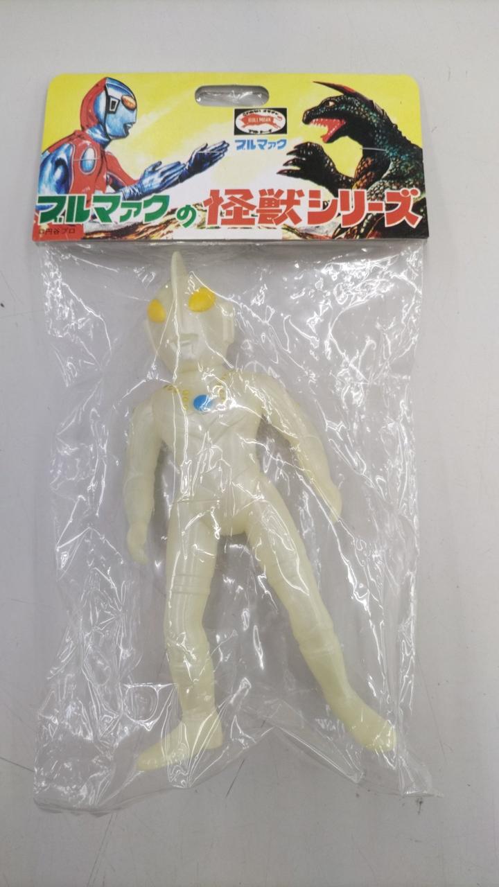 Poppy Sofubi Bullmark Monster Series Zoffy