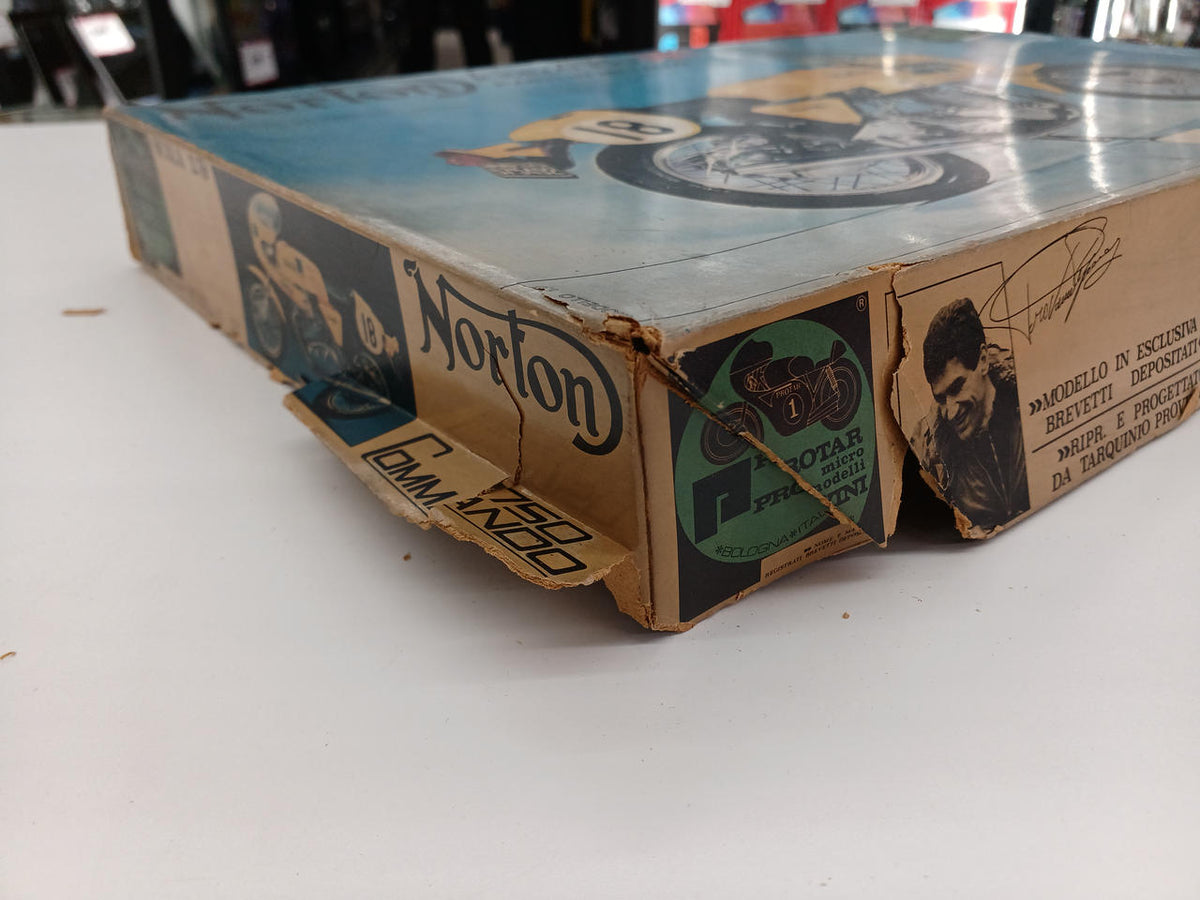 plotter Norton Command 750 MODELLO137 - Banzai Thrifting | BanzaiHobby