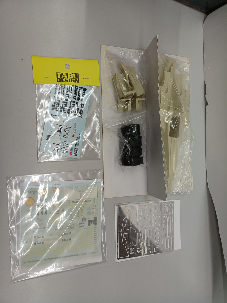 STUDIO27 1/20 Scale Garage Kit Ferrari F300 - Banzai Thrifting | BanzaiHobby