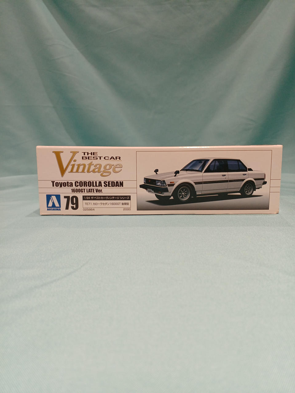 Qingdao Cultural Teaching Materials Company Vintage Series Toyota TE71 Corolla Sedan 1600GT (Late Model) - Banzai Thrifting | BanzaiHobby