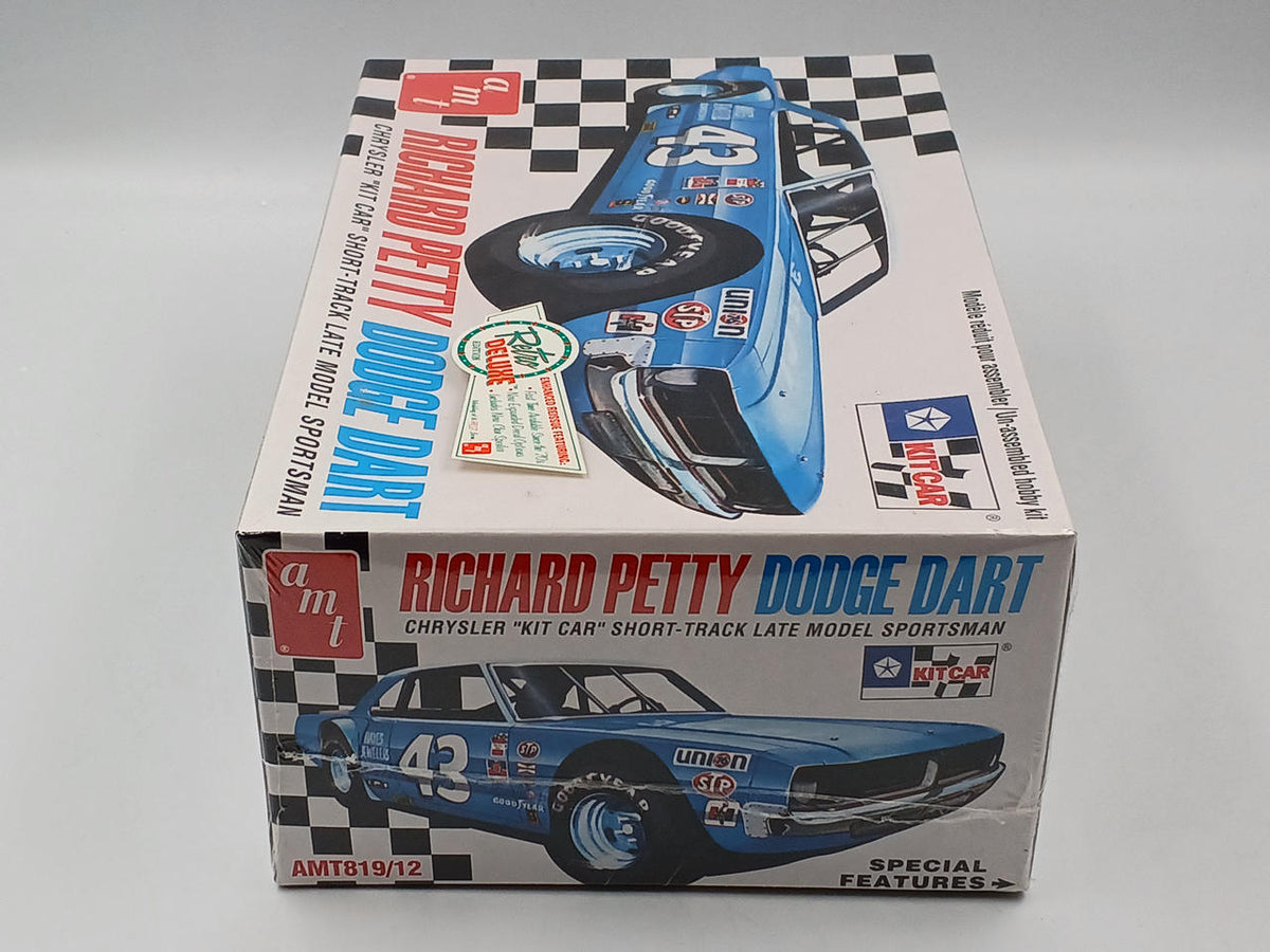 AMT 1/25 Scale Plastic Model RICHARD PETTY DODGE DART - Banzai Thrifting | BanzaiHobby