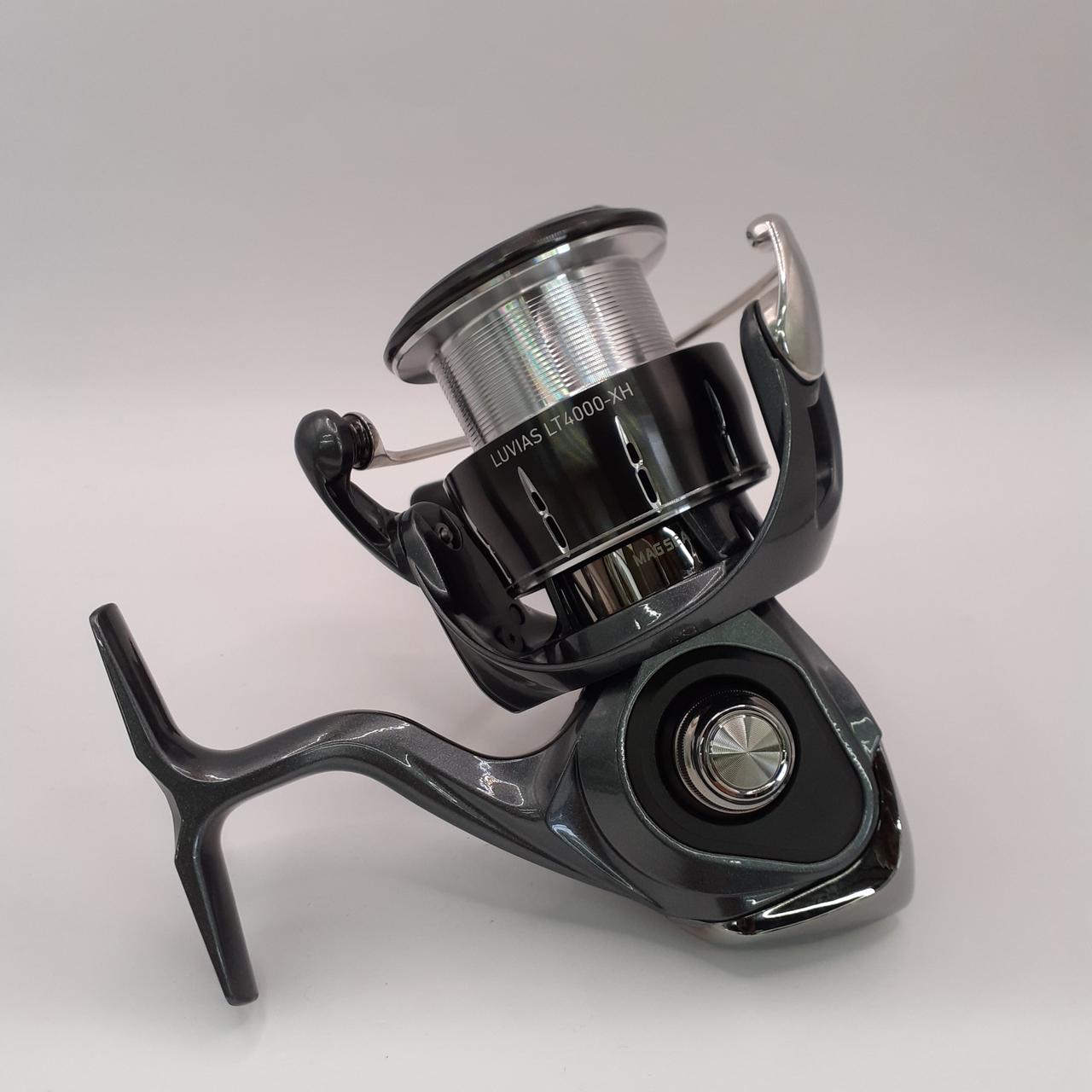 Daiwa Luvias 24 LT Spinning Reel Silver 4000XH