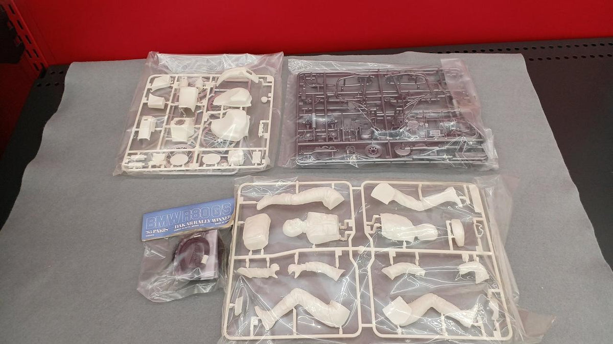TAMIYA BMW R80 G/S Baridaka Rider - Banzai Thrifting | BanzaiHobby