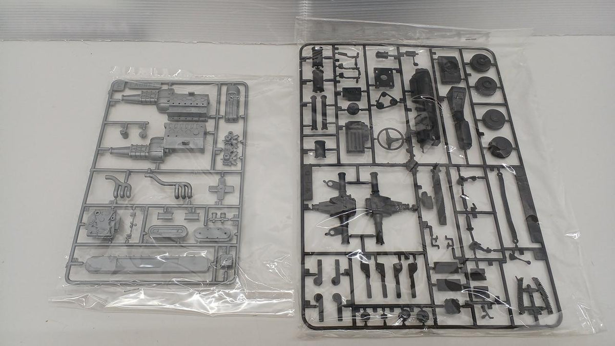 Nichimo Laurel Hardtop 2000GX 1/20 Scale - Banzai Thrifting | BanzaiHobby