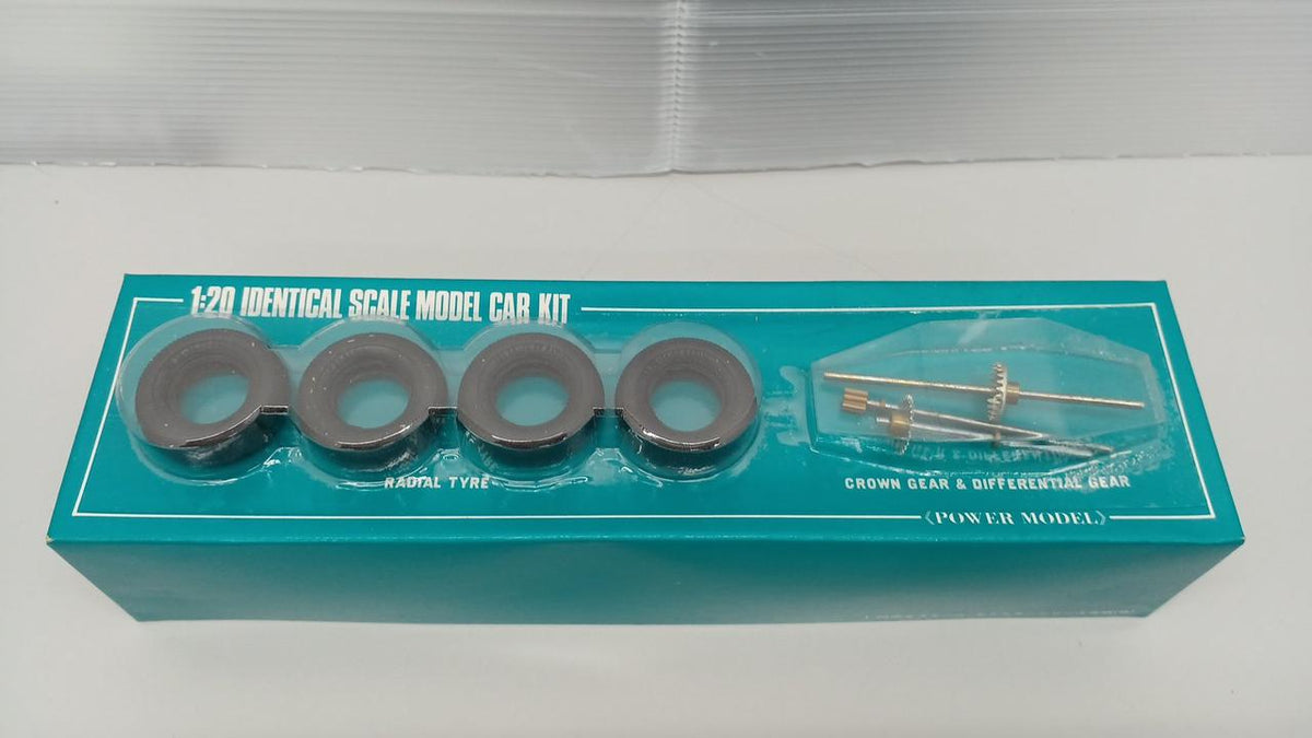 Nichimo Laurel Hardtop 2000GX 1/20 Scale - Banzai Thrifting | BanzaiHobby