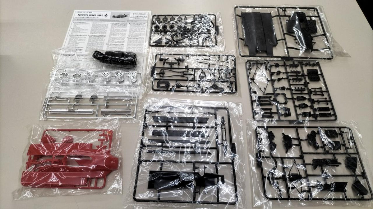 Fujimi Model 1/20 Ferrari 126C2 Grand Prix Series - Banzai Thrifting | BanzaiHobby