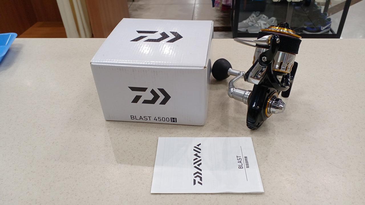 daiwa 4500h spinning reel 4500 Black/Gold Saltwater Neuse Sport Shop Gear ratio Daiwa Saltist STT4500H Offshore Spinning