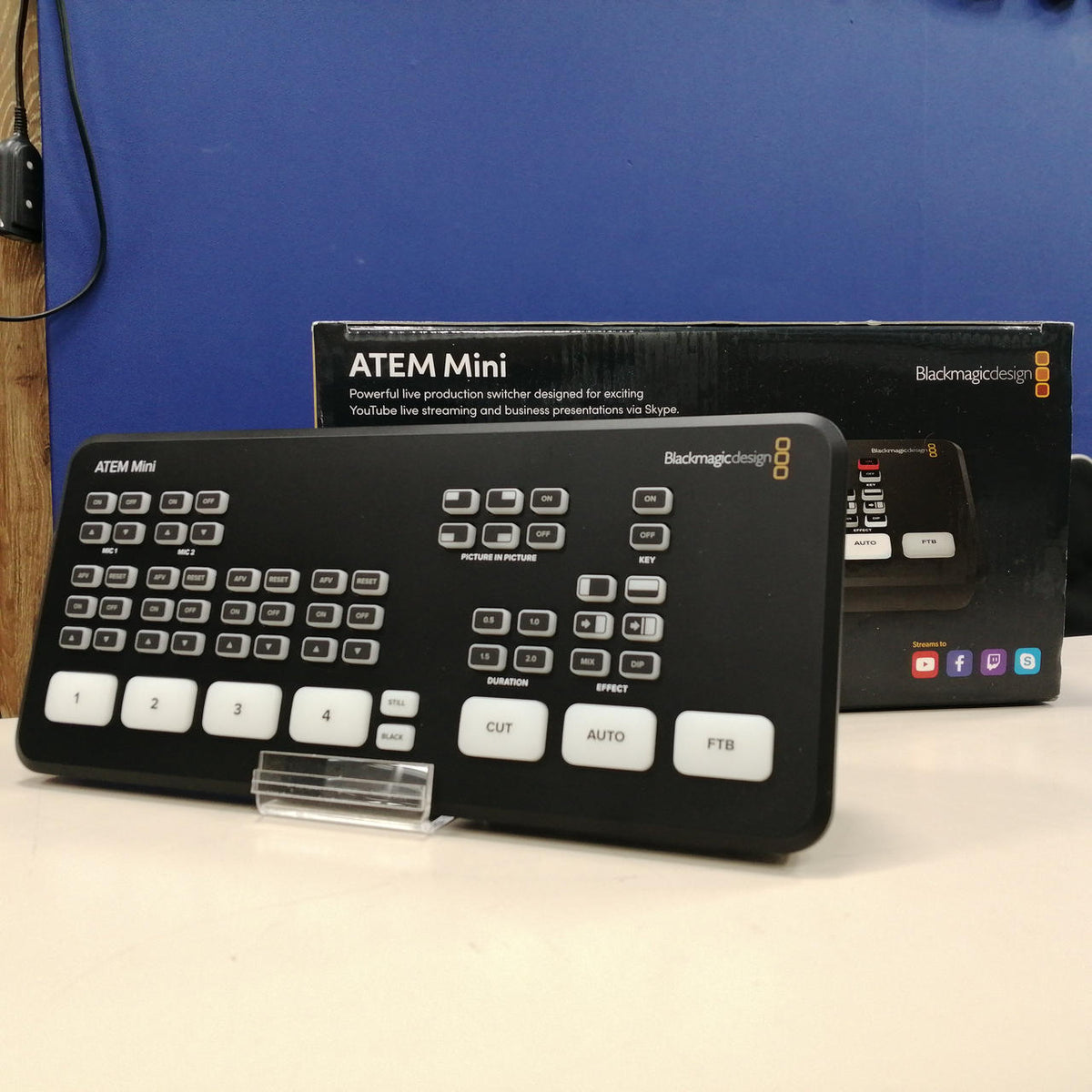 BLACKMAGIC DESIGN Video Switcher ATEM MINI