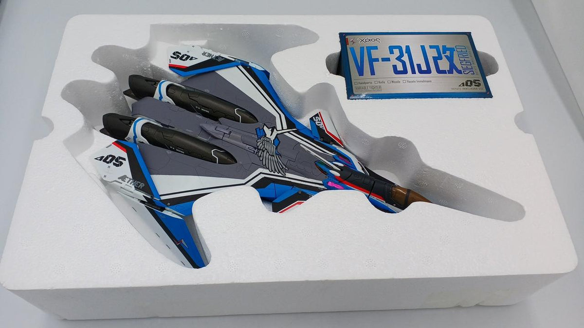 Bandai DX Chogokin Macross Delta VF-31J Modified Siegfried