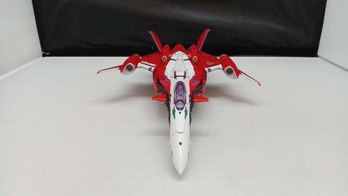 BANDAI YF-29 Durandal Valkyrie (Saotome Alto's unit) DX Chogokin - Banzai Thrifting | BanzaiHobby