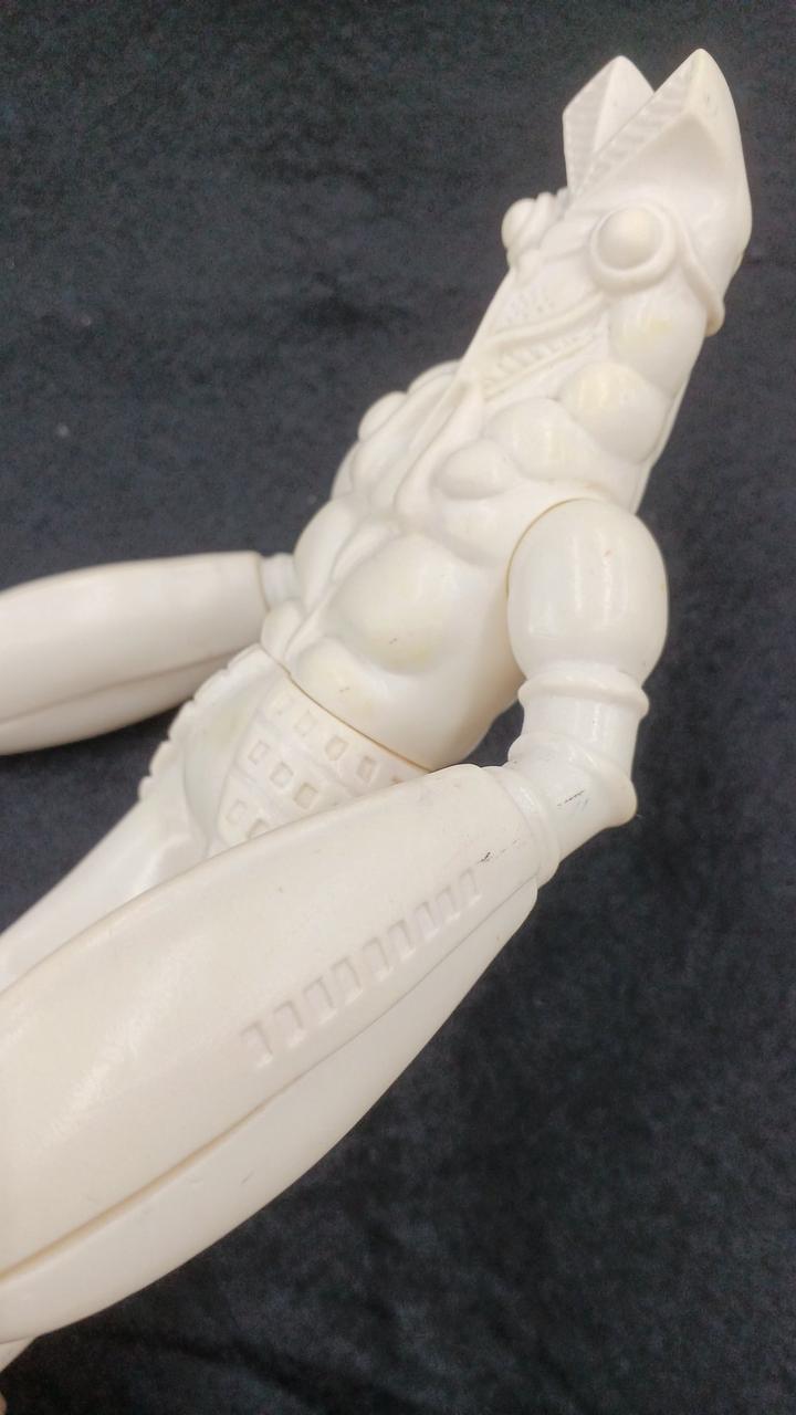 BANDAI Soft Vinyl Baltan Alien White - BANDAI Banzai Hobby