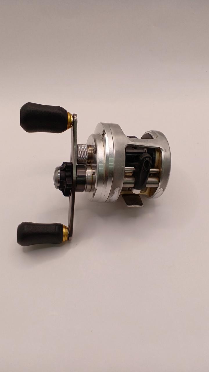 SHIMANO Baitcasting Reel 12 CALCUTTA 200 02833