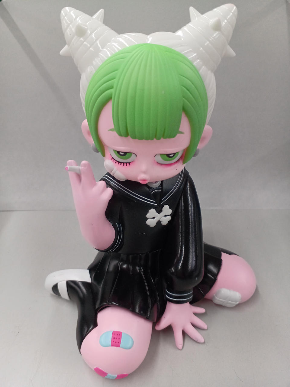 MOGRAG GALLERY / Hollow Workshop Soft Vinyl Thousand Nails (Yellow-Green× White-Black) - MOGRAG GALLERY / Hollow Workshop Banzai Hobby