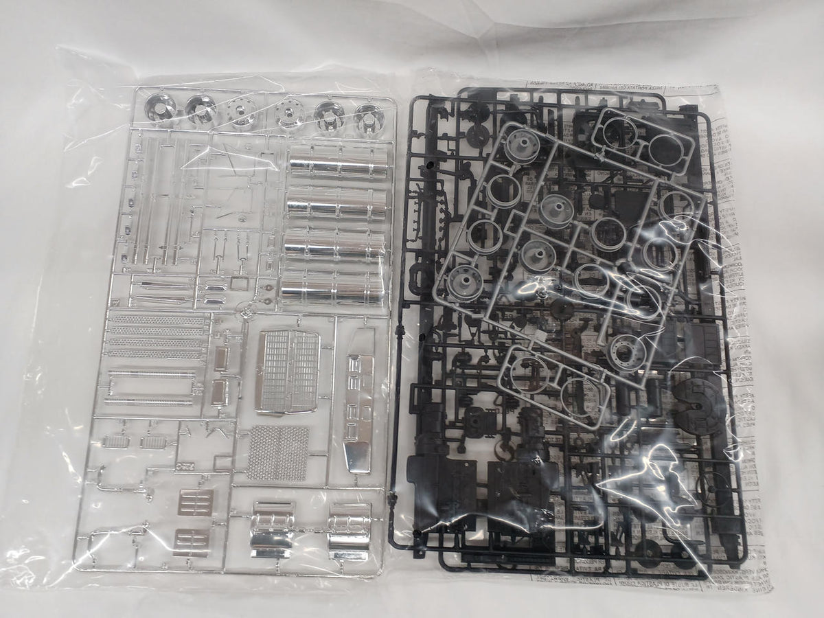 AMT/PLATZ FORD LTL 9000 TRACTOR AMT1238 - Banzai Thrifting | BanzaiHobby