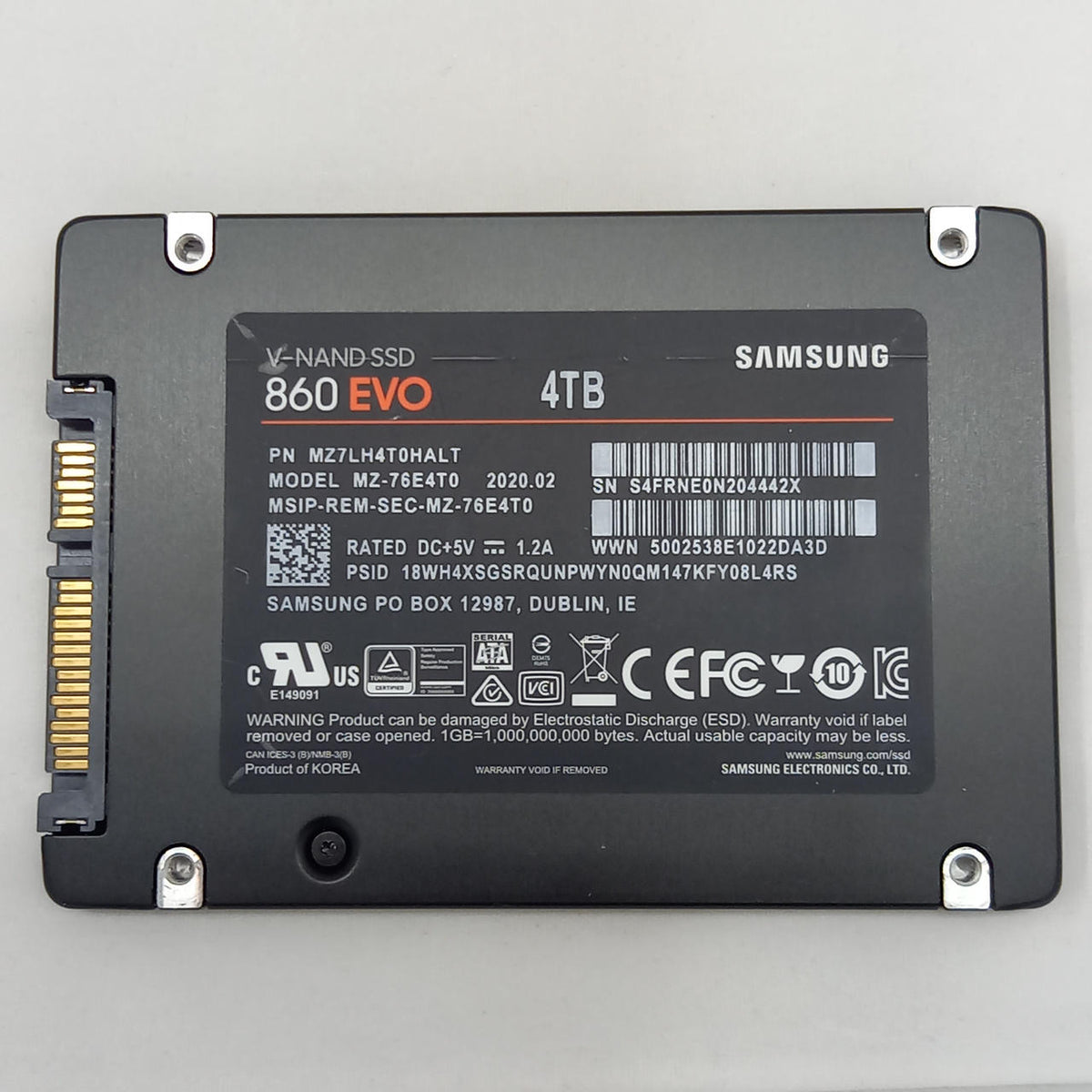 SAMSUNG SSD 4TB MZ-76E4T0