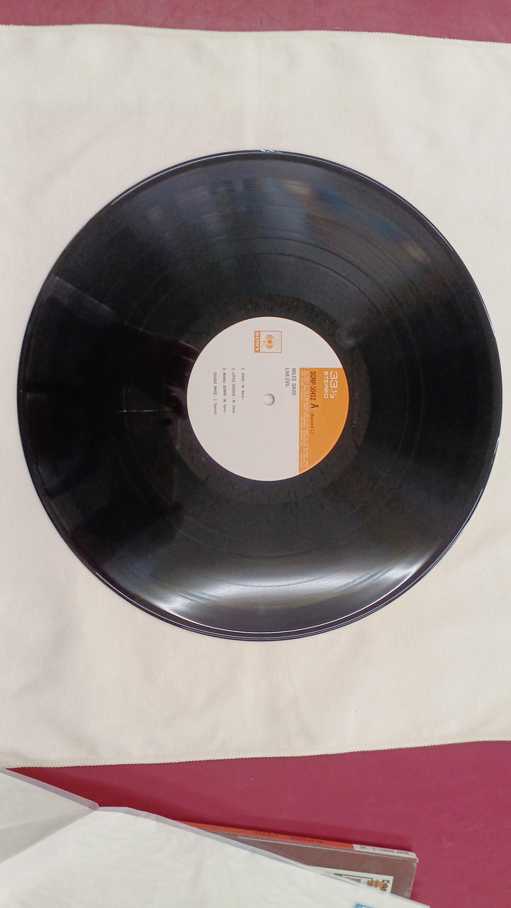 SONY Record: MILES DAVIS LIVE
