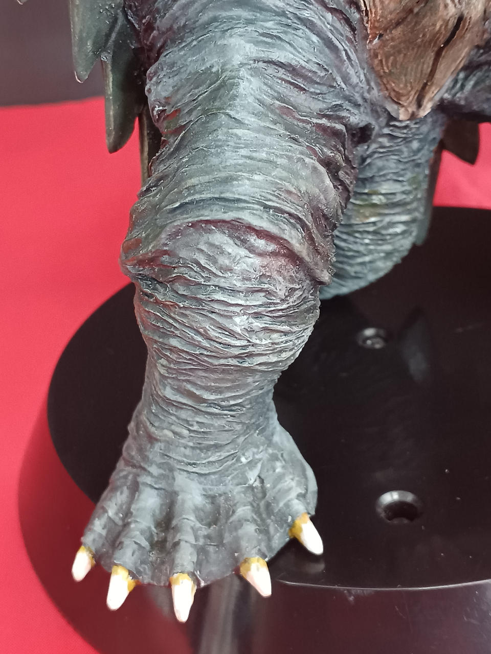 Sculpting Workshop PAO Iris Gamera 1999 Fully Painted Resin Kit - Banzai Thrifting | BanzaiHobby