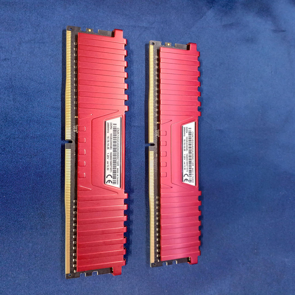 CORSAIR Memory CMK16GX4M2A2666C16R
