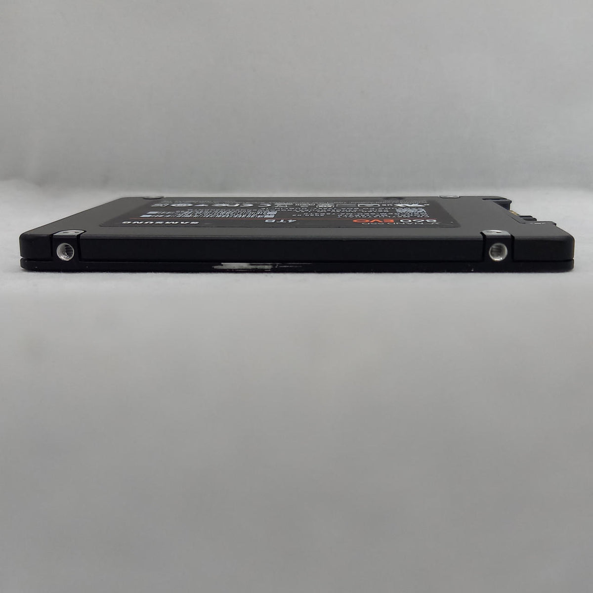 SAMSUNG SSD 4TB MZ-76E4T0
