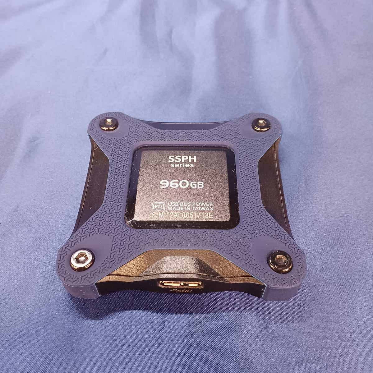 I・O DATA Portable SSD SSPH-UT960K/E