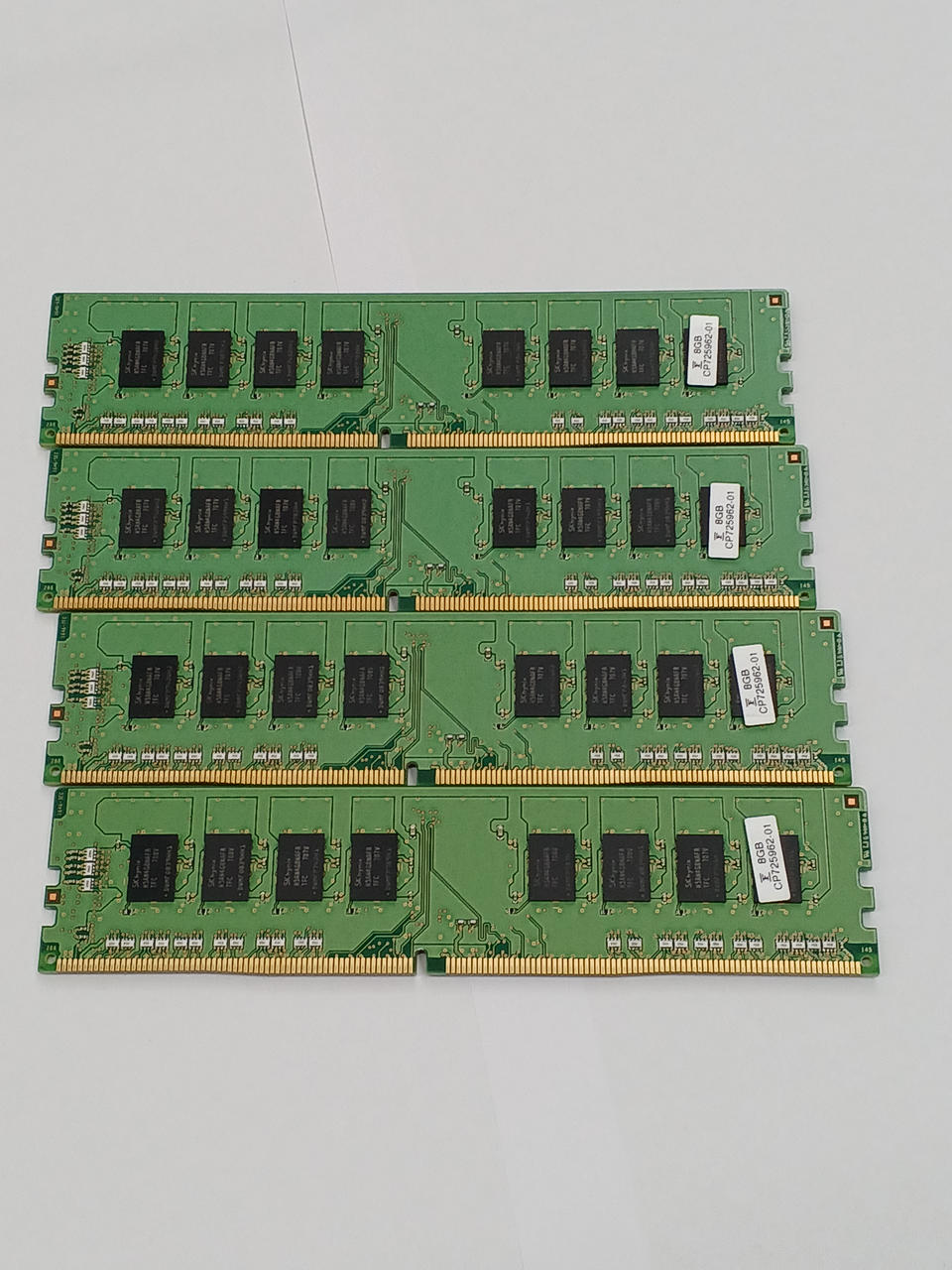 SK HYNIX PC4-17000 8GB Set of 4 HMA41GU6AFR8N