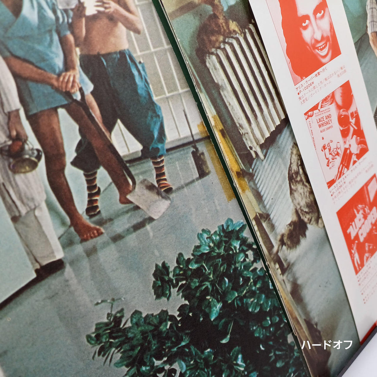 ALICE COOPER Record: The Closed World
